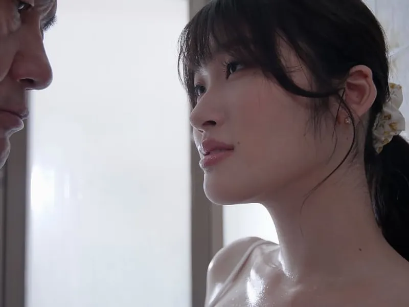 Anh xã bỏ bê, vợ yêu được ông chú giúp thỏa mãn cơn dam dang lồn